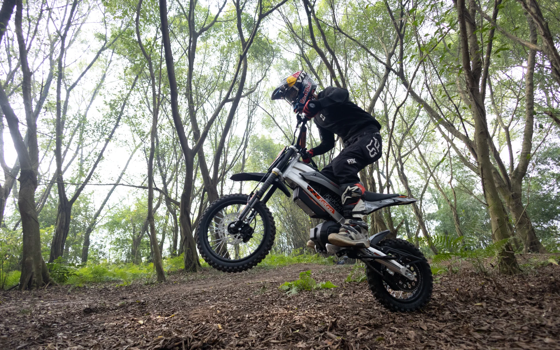 KuKirin X1: Mid-Drive Electric Dirt Bike for Pure Trail Exploration